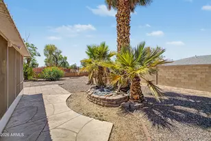 10350 W Caron Dr, Sun City, AZ 85351 - Photo 18
