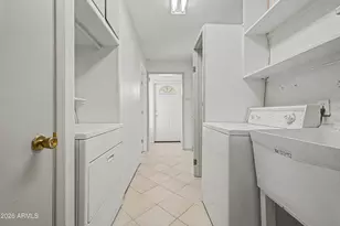 10350 W Caron Dr, Sun City, AZ 85351 - Photo 14