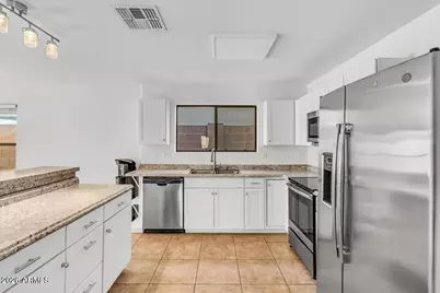 218 E Milada Drive, Phoenix, AZ 85042 - Photo 8