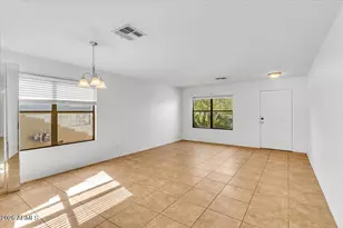 218 E Milada Dr, Phoenix, AZ 85042 - Photo 6