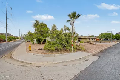 1202 E Becker Lane, Phoenix, AZ 85020 - Photo 24