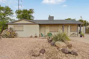 1202 E Becker Ln, Phoenix, AZ 85020 - Photo 2