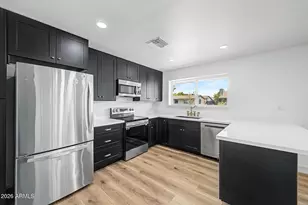 1821 W Villa Rita Dr, Phoenix, AZ 85023 - Photo 2
