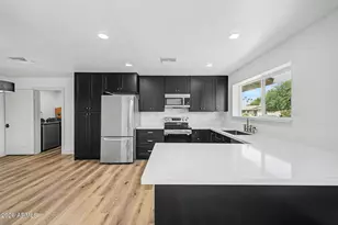 1821 W Villa Rita Dr, Phoenix, AZ 85023 - Photo 4