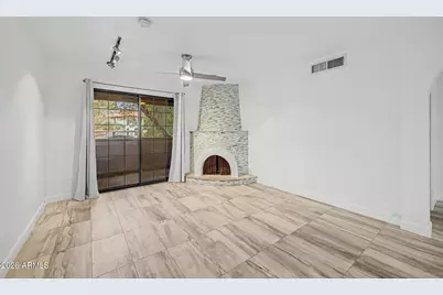 7557 N Dreamy Draw Drive #223, Phoenix, AZ 85020 - Photo 2