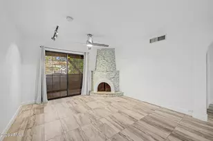 7557 N Dreamy Draw Dr, Phoenix, AZ 85020 - Photo 2