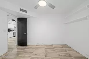 7557 N Dreamy Draw Dr, Phoenix, AZ 85020 - Photo 18