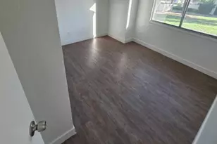 5233 N 42nd Dr, Phoenix, AZ 85019 - Photo 12