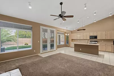 22407 N 71st Lane, Glendale, AZ 85310 - Photo 6