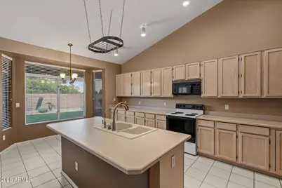 22407 N 71st Lane, Glendale, AZ 85310 - Photo 6