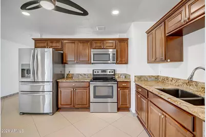 3431 W Country Gables Drive, Phoenix, AZ 85053 - Photo 8