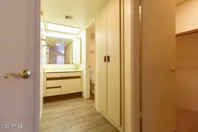 7557 N Dreamy Draw Drive #101, Phoenix, AZ 85020 - Photo 14