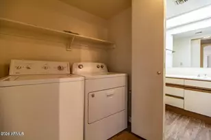 7557 N Dreamy Draw Dr, Phoenix, AZ 85020 - Photo 16