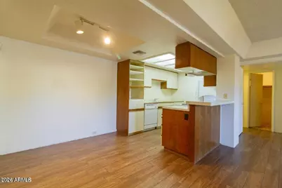 7557 N Dreamy Draw Drive #101, Phoenix, AZ 85020 - Photo 4