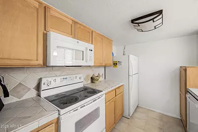 2233 E Highland Avenue #138, Phoenix, AZ 85016 - Photo 6