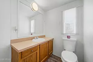 19401 N 7th St, Phoenix, AZ 85024 - Photo 16