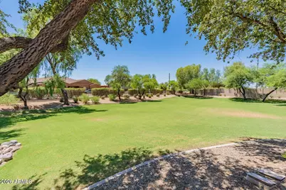 8008 W Zoe Ella Way, Peoria, AZ 85382 - Photo 16