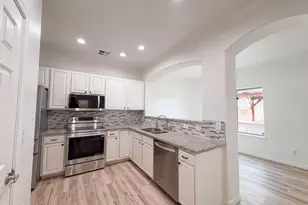 5641 S 10th Dr, Phoenix, AZ 85041 - Photo 2
