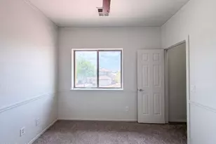 5641 S 10th Dr, Phoenix, AZ 85041 - Photo 12