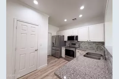 5641 S 10th Drive, Phoenix, AZ 85041 - Photo 10
