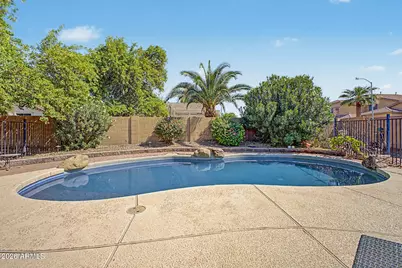 8602 W Helen Lane, Glendale, AZ 85305 - Photo 34