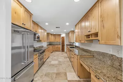 6332 E Earll Drive, Scottsdale, AZ 85251 - Photo 10
