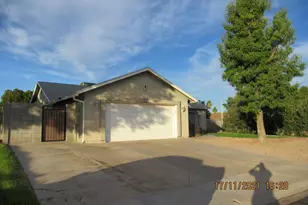 2324 W Highland Ct, Chandler, AZ 85224 - Photo 2