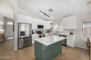 13457 W Watson Ln, Surprise, AZ 85379 - Photo 12