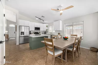 13457 W Watson Lane, Surprise, AZ 85379 - Photo 6