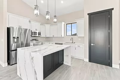 25886 W Denver Hill Drive, Wittmann, AZ 85361 - Photo 2