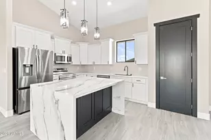 25886 W Denver Hill Dr, Wittmann, AZ 85361 - Photo 2