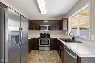 2111 E Paradise Ln, Phoenix, AZ 85022 - Photo 2