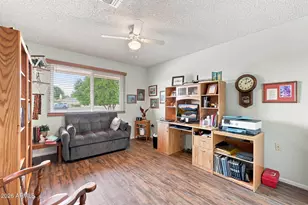 10466 W Mountain View Rd, Sun City, AZ 85351 - Photo 14