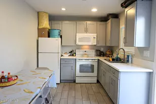 18218 N 1st St, Phoenix, AZ 85022 - Photo 14