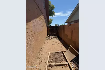 4820 N 73rd Avenue, Phoenix, AZ 85033 - Photo 18