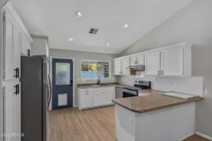 860 N McQueen Rd, Chandler, AZ 85225 - Photo 10