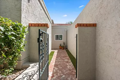 7645 E Sandalwood Drive, Scottsdale, AZ 85250 - Photo 4