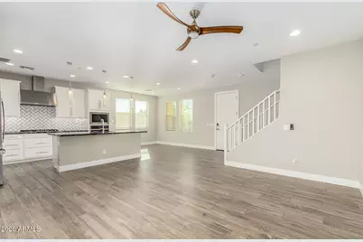 1873 S Follett Way, Gilbert, AZ 85295 - Photo 8