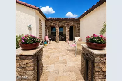 332 N Rainbow Way, Casa Grande, AZ 85194 - Photo 2
