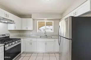 5417 W Palm Ln, Phoenix, AZ 85035 - Photo 10