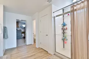16873 W Fetlock Trl, Surprise, AZ 85387 - Photo 22
