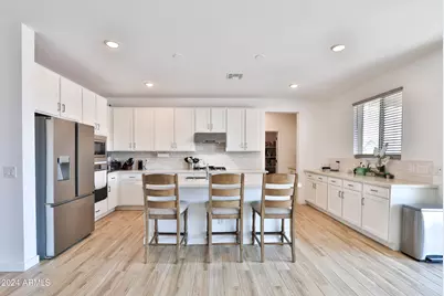 16873 W Fetlock Trail, Surprise, AZ 85387 - Photo 6