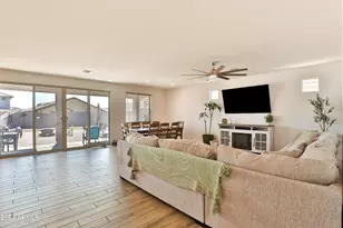 16873 W Fetlock Trl, Surprise, AZ 85387 - Photo 10
