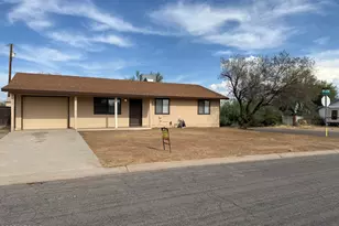 356 Peretz Cir, Morristown, AZ 85342 - Photo 2