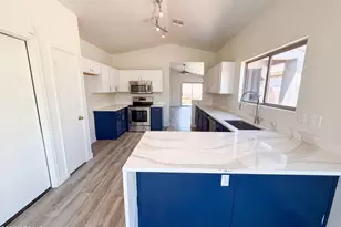 3428 W Via Del Sol Dr, Phoenix, AZ 85027 - Photo 10