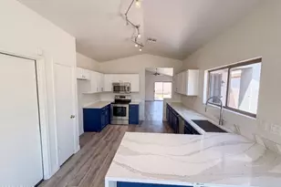 3428 W Via Del Sol Dr, Phoenix, AZ 85027 - Photo 2