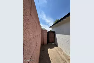 8805 N 28th Avenue, Phoenix, AZ 85051 - Photo 10