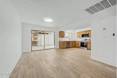 6552 N 43rd Avenue, Glendale, AZ 85301 - Photo 8