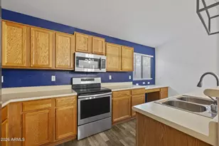 10961 W Loma Ln, Peoria, AZ 85345 - Photo 8