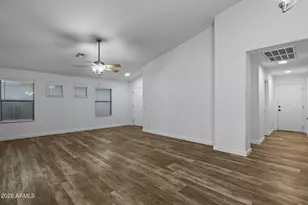 10961 W Loma Ln, Peoria, AZ 85345 - Photo 6